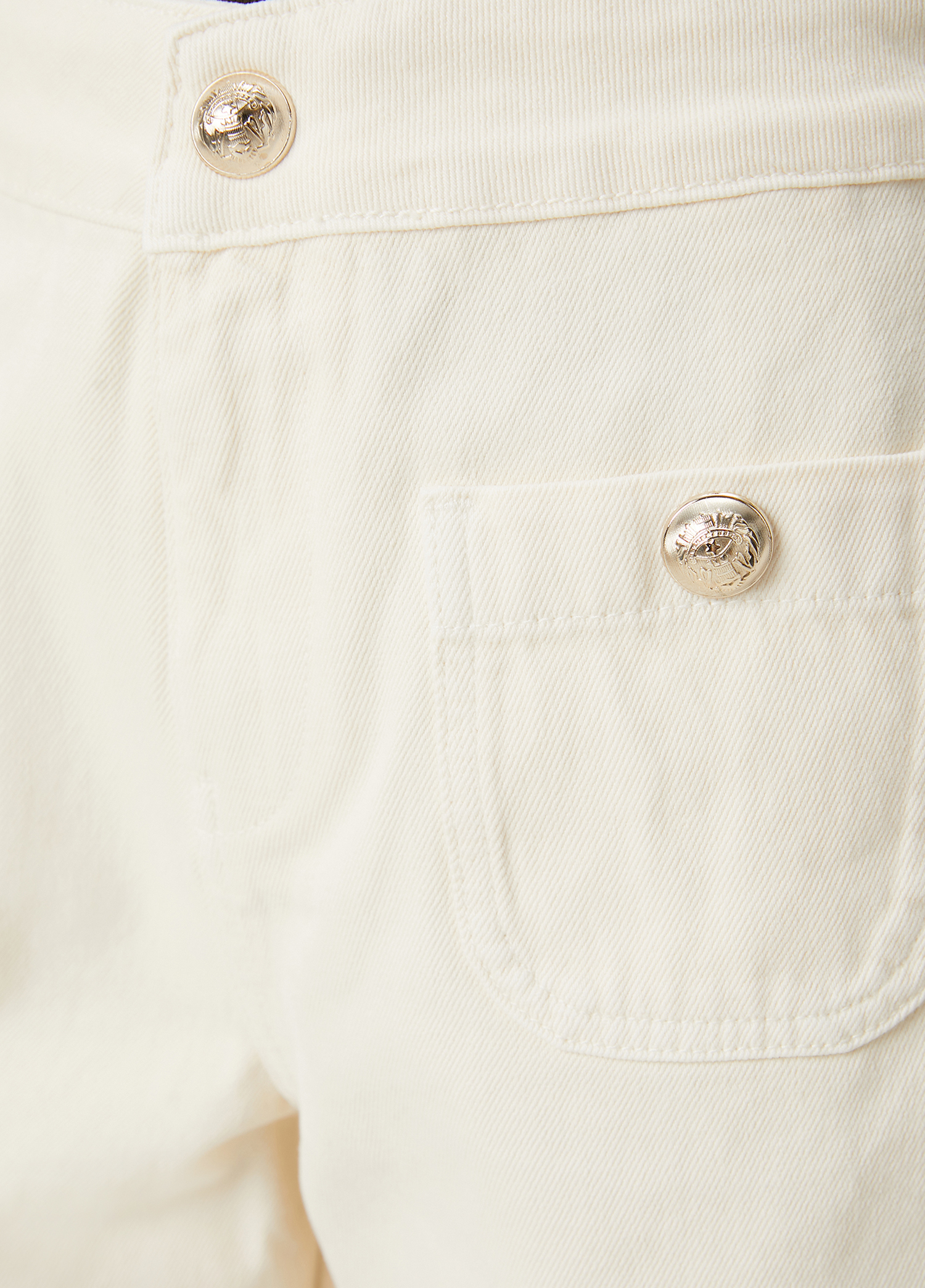Kırık Beyaz Denim Şort_6