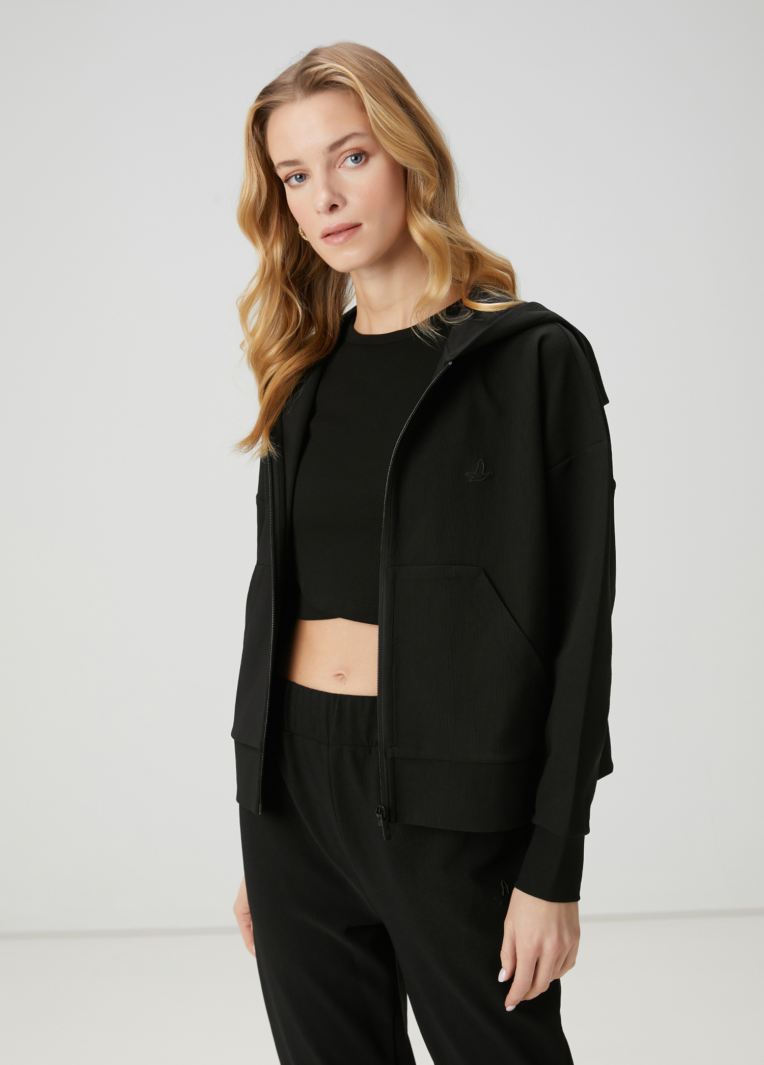 Siyah Kapüşonlu Fermuarlı Sweatshirt_2