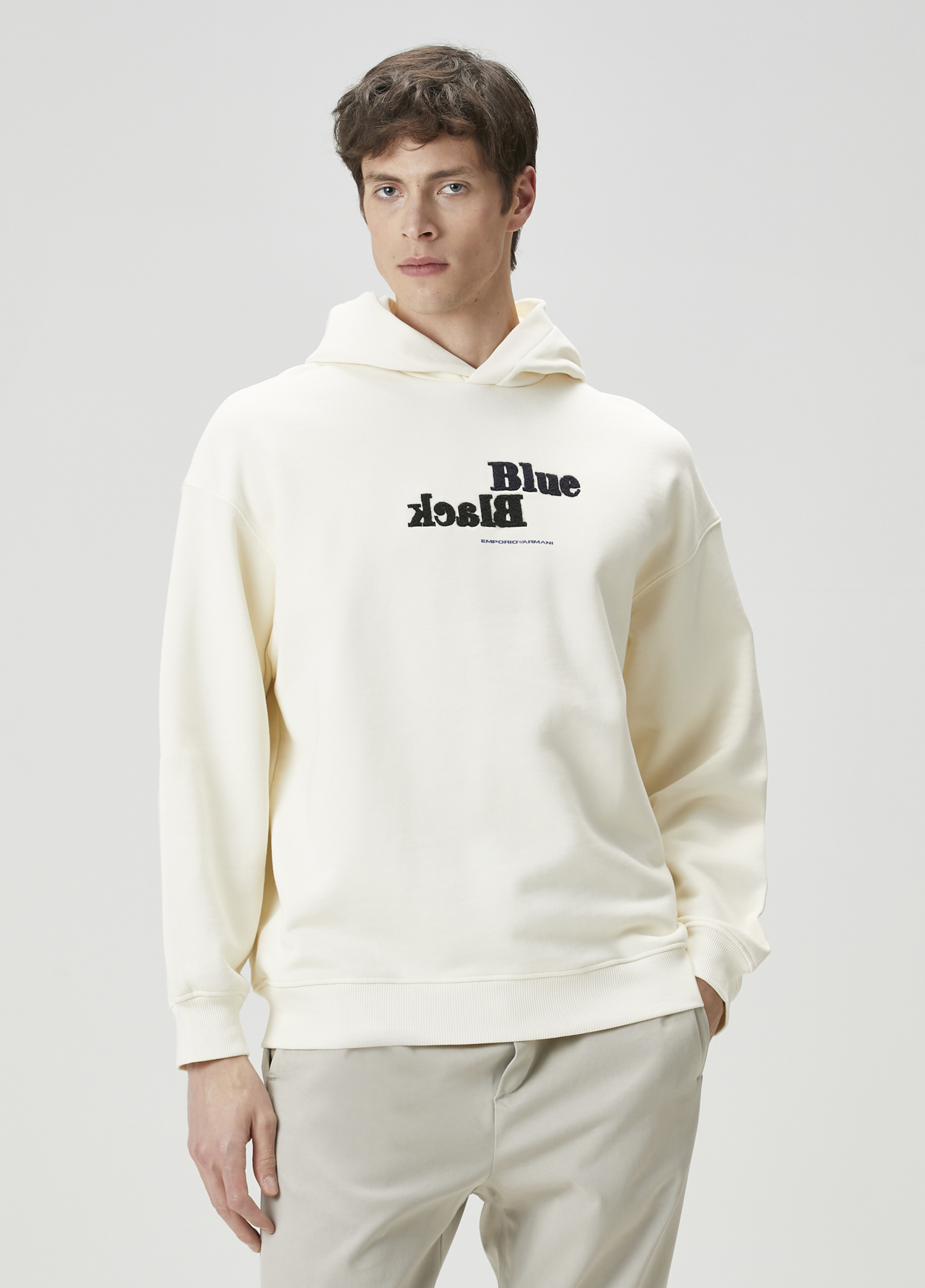 Beyaz Kapüşonlu Logo Detaylı Sweatshirt