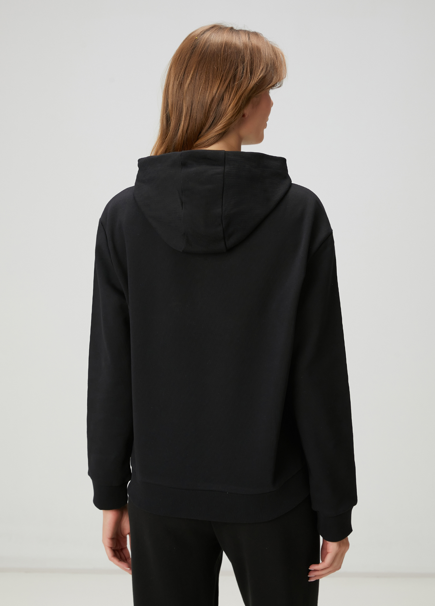 Siyah Kapüşonlu Karalama Kuş Nakışlı Sweatshirt_4