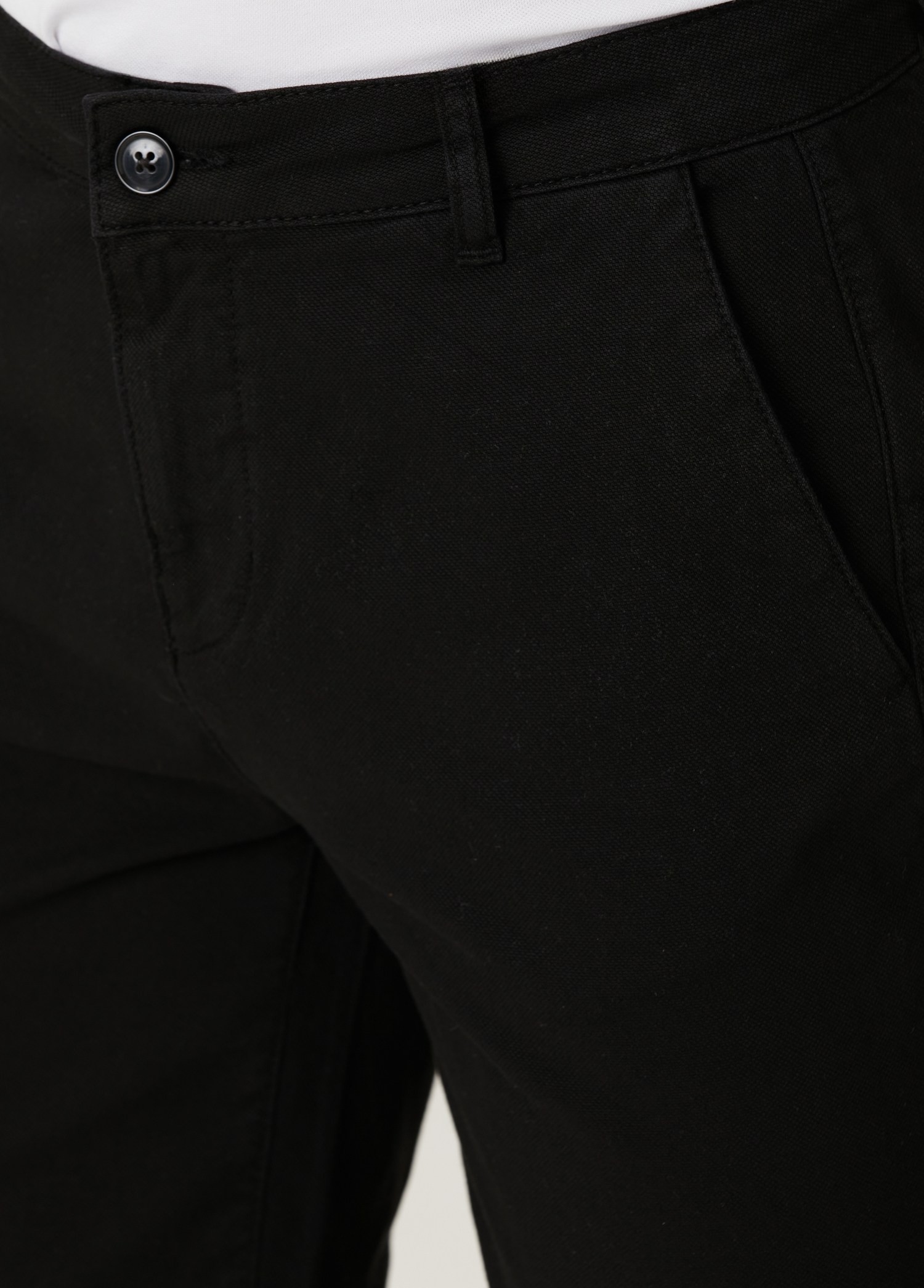 Slim Fit Siyah Şort_3