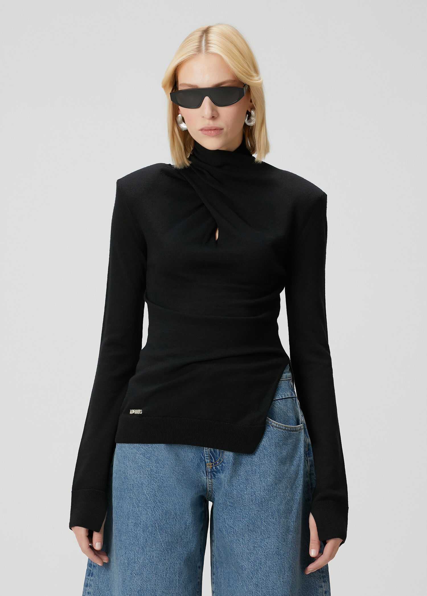 Siyah Drape Detaylı Yün Bluz