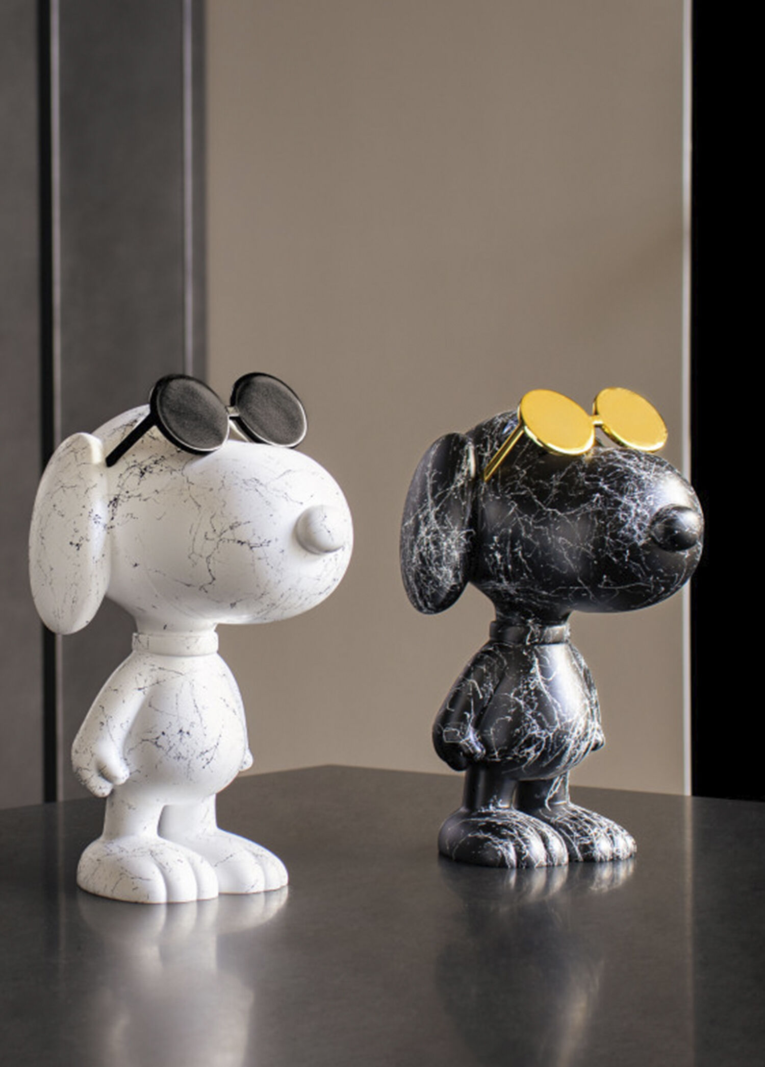 Leblon Delienne - Snoopy Sun Graf Siyah Gold Heykel - Siyah
