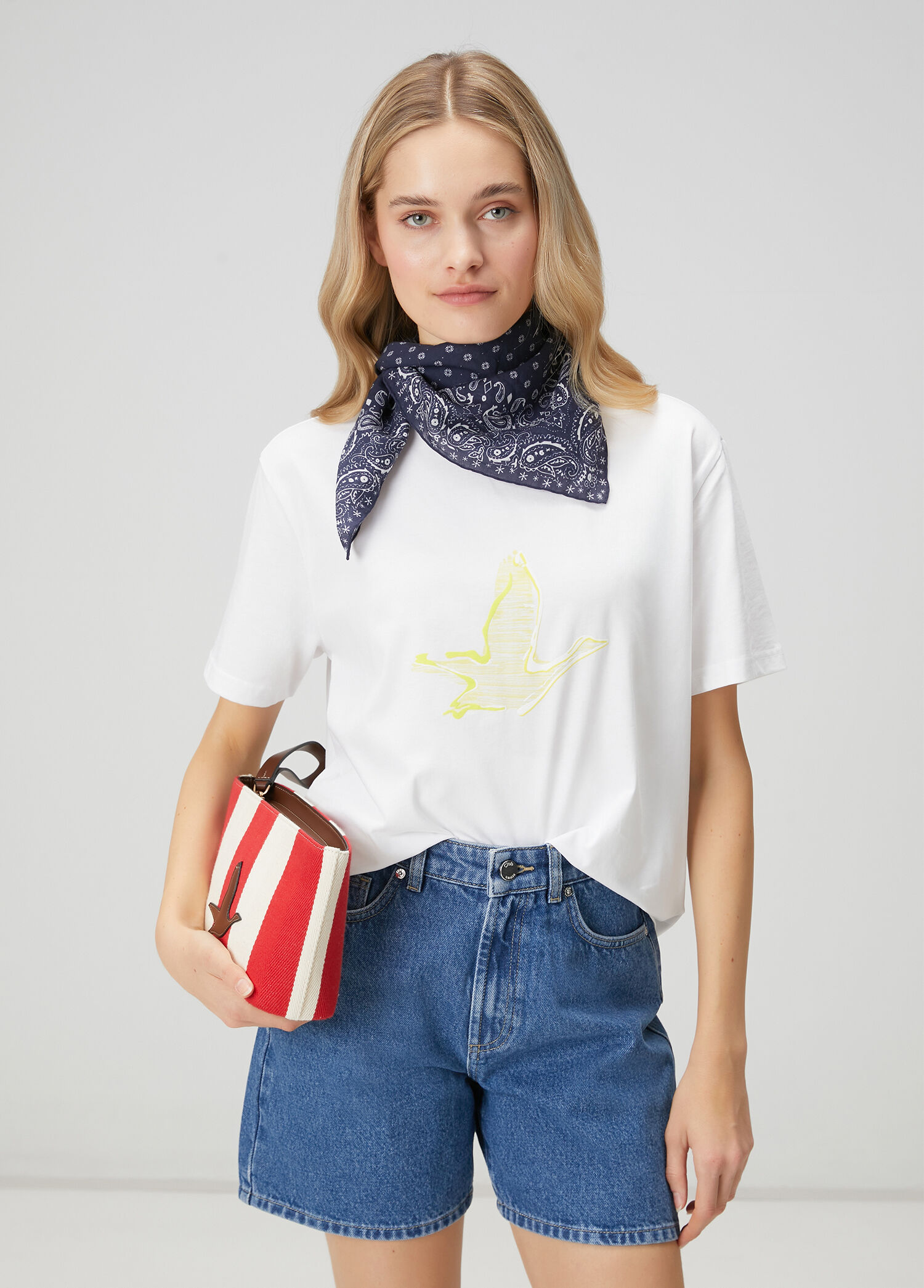 Kırık Beyaz Sarı Logolu T-shirt