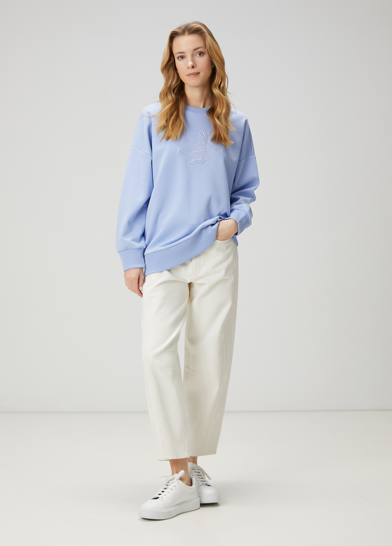 Oversize Mavi Logo Nakışlı Sweatshirt_2