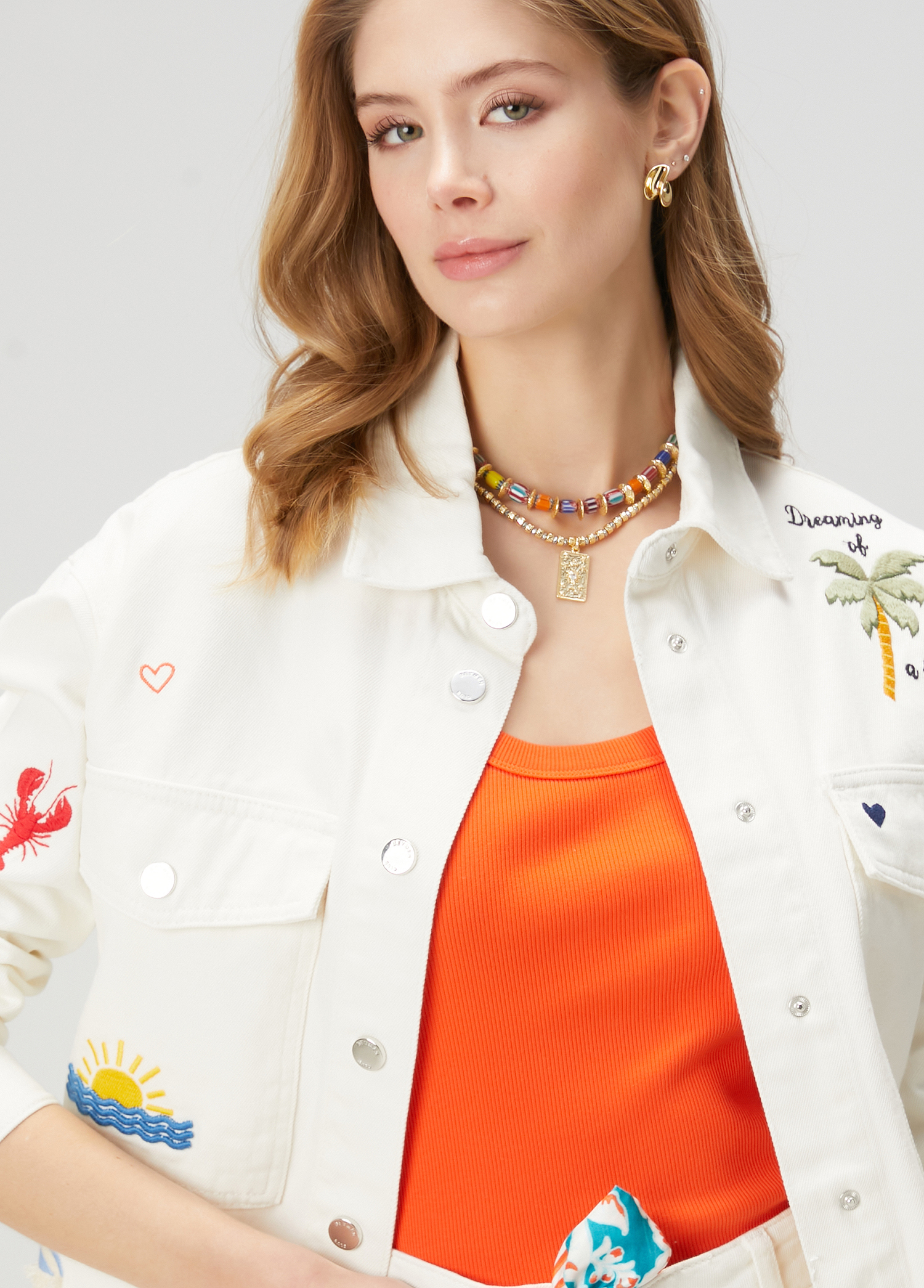 Kırık Beyaz Renkli Nakışlı Oversize Denim Ceket_1