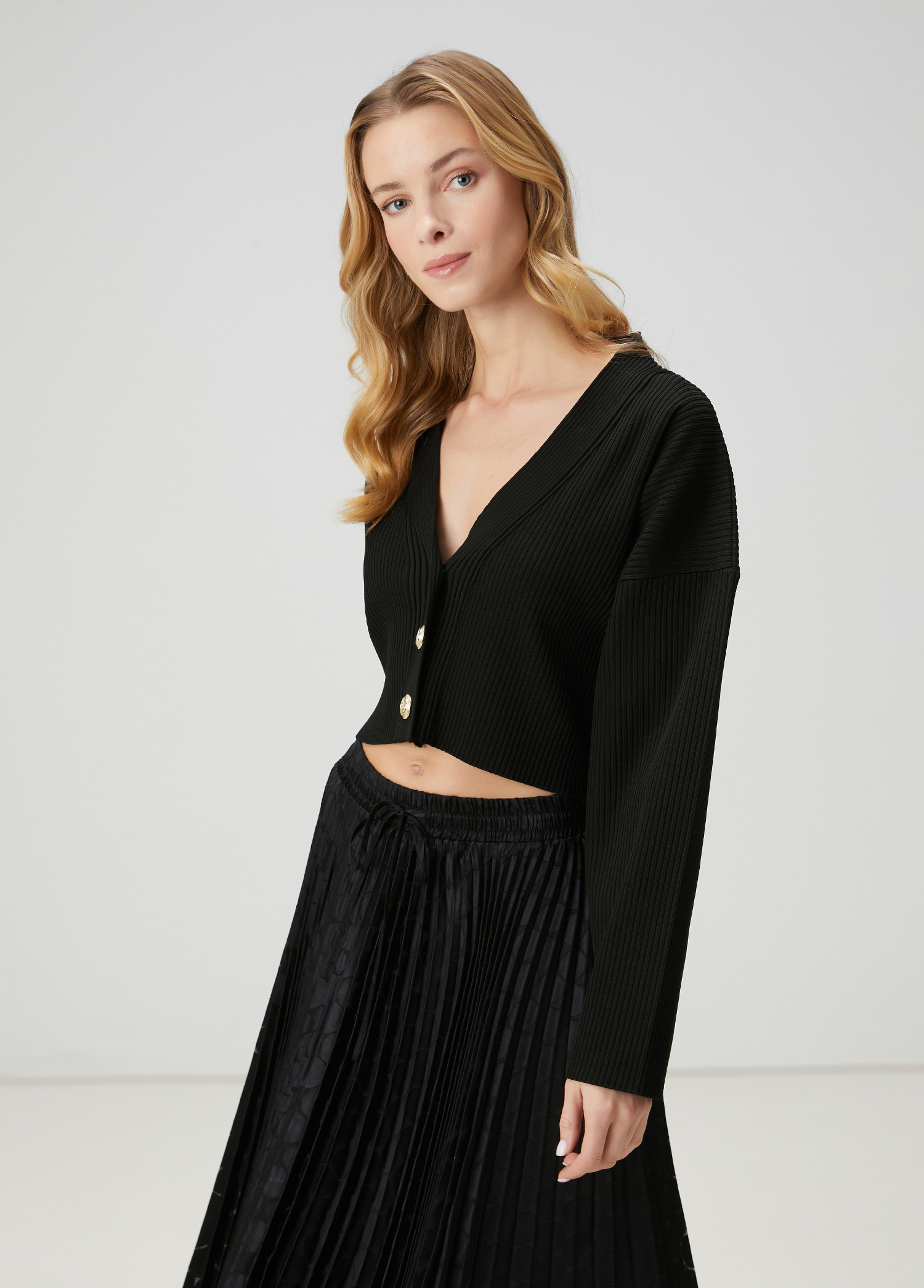 Siyah Crop Hırka_4