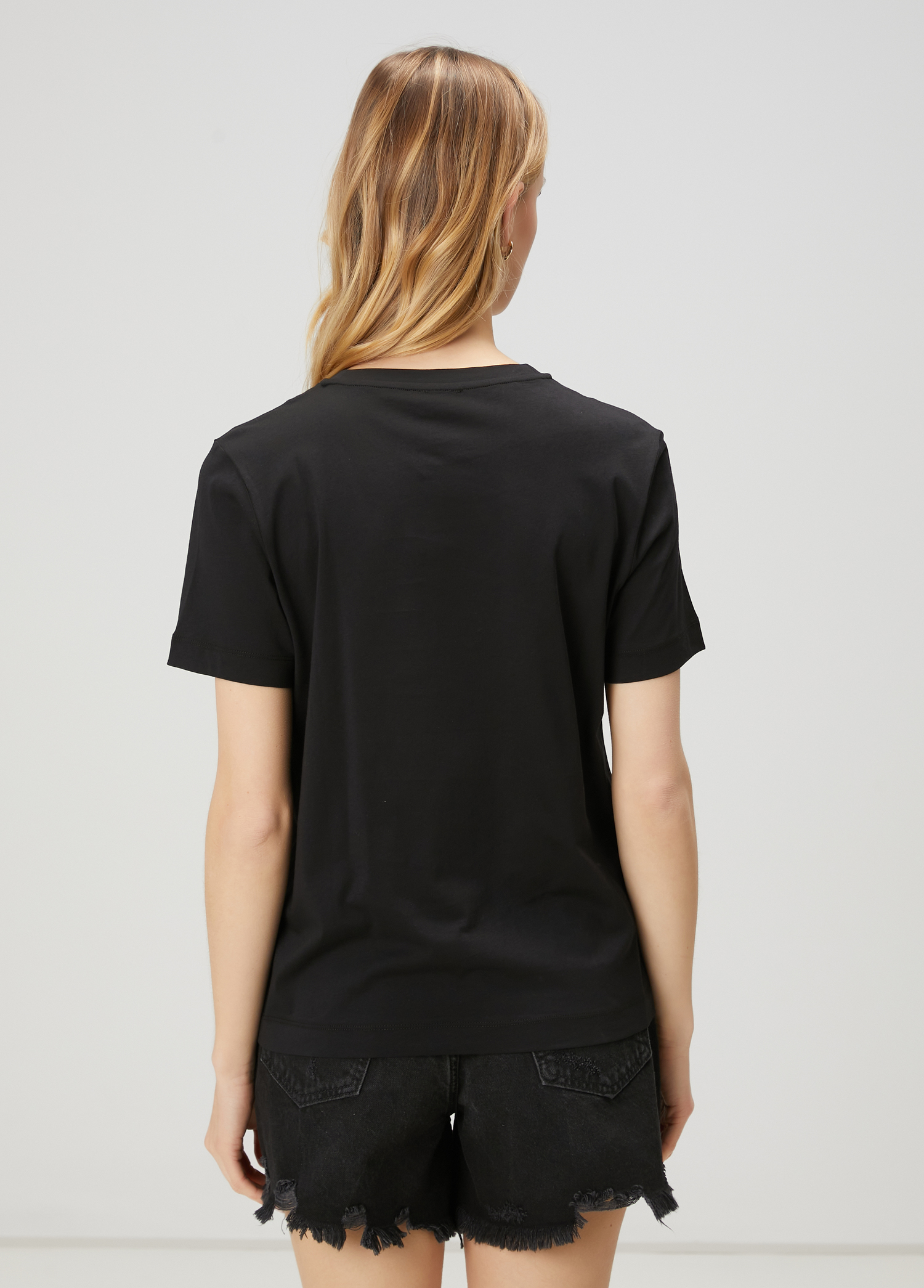 Siyah Logo Detaylı Basic T-shirt_6