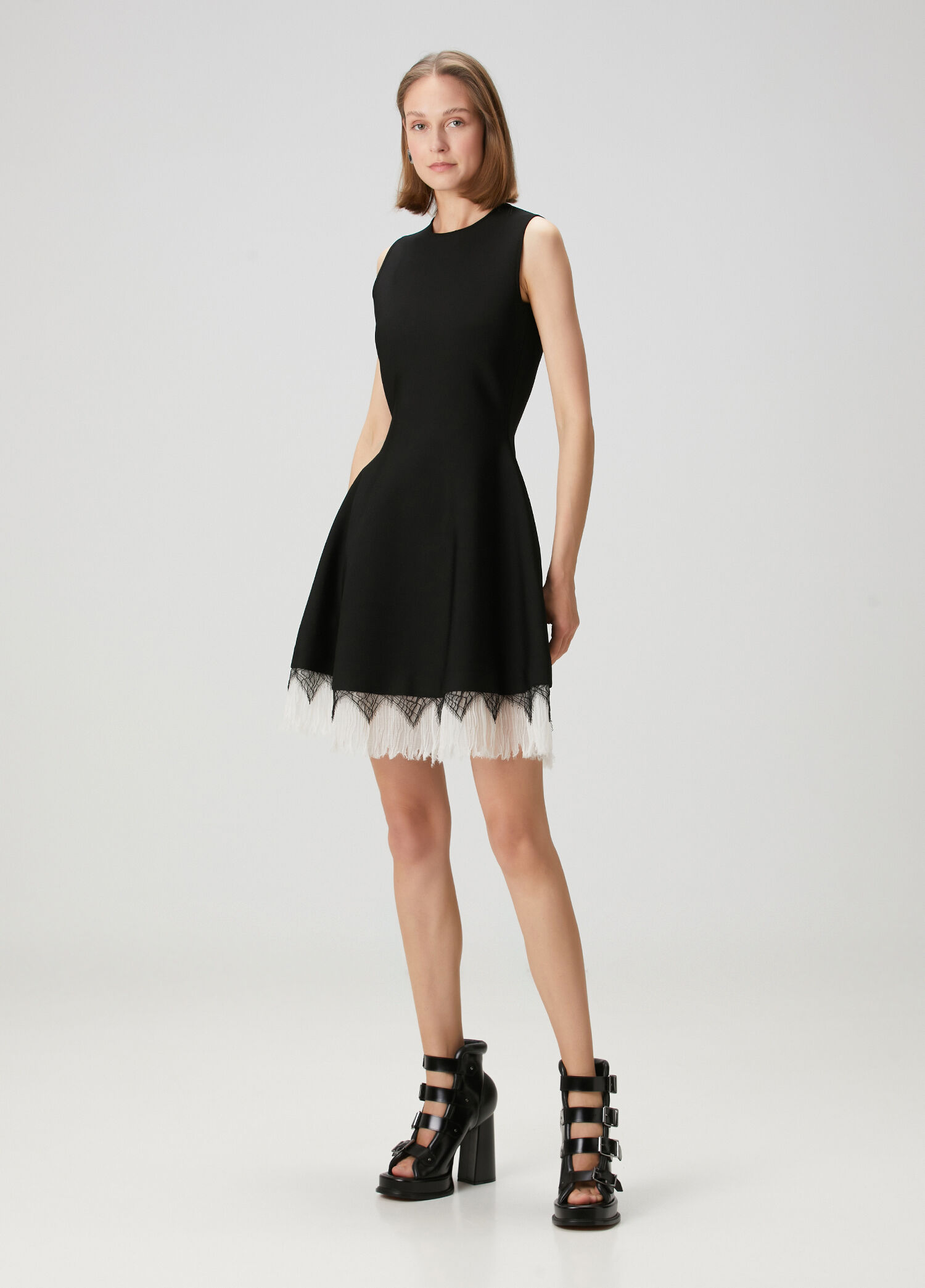 Siyah Dantelli Mini Elbise