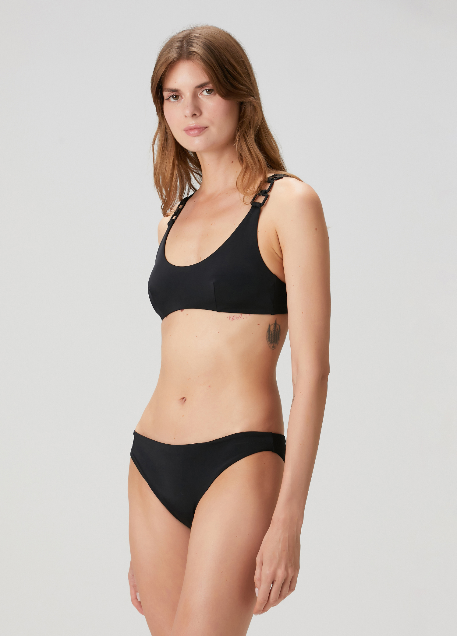 Siyah Zincir Askılı Bikini Üstü