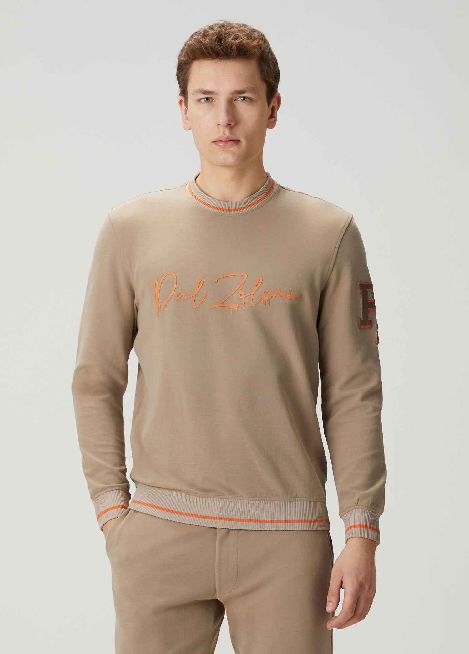 Açık Kahverengi Logo Patchli Sweatshirt