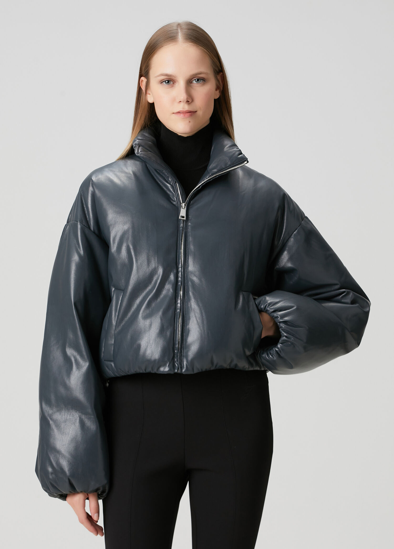 Lilima Koyu Mavi Crop Puffer Mont