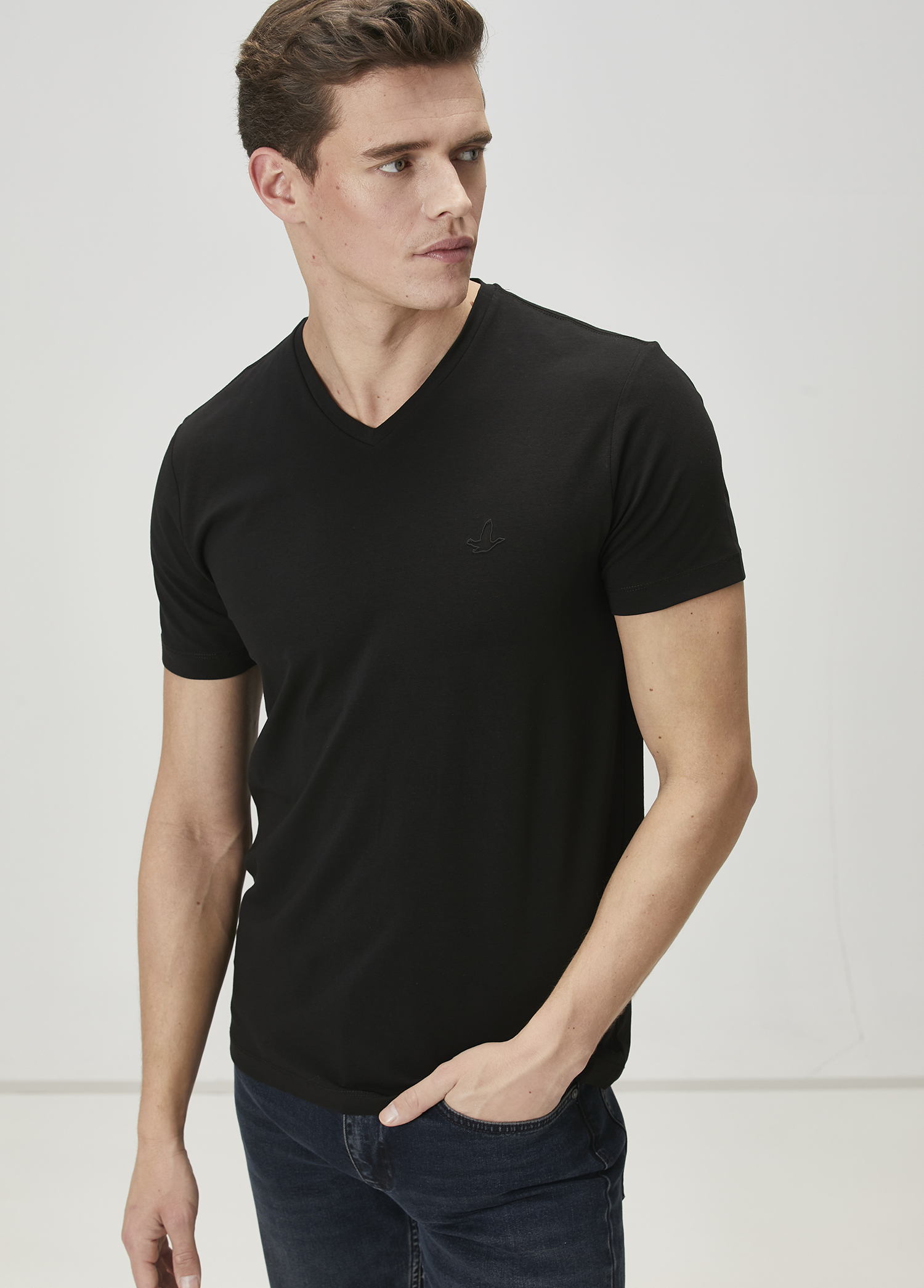 Siyah V Yaka T-shirt_1