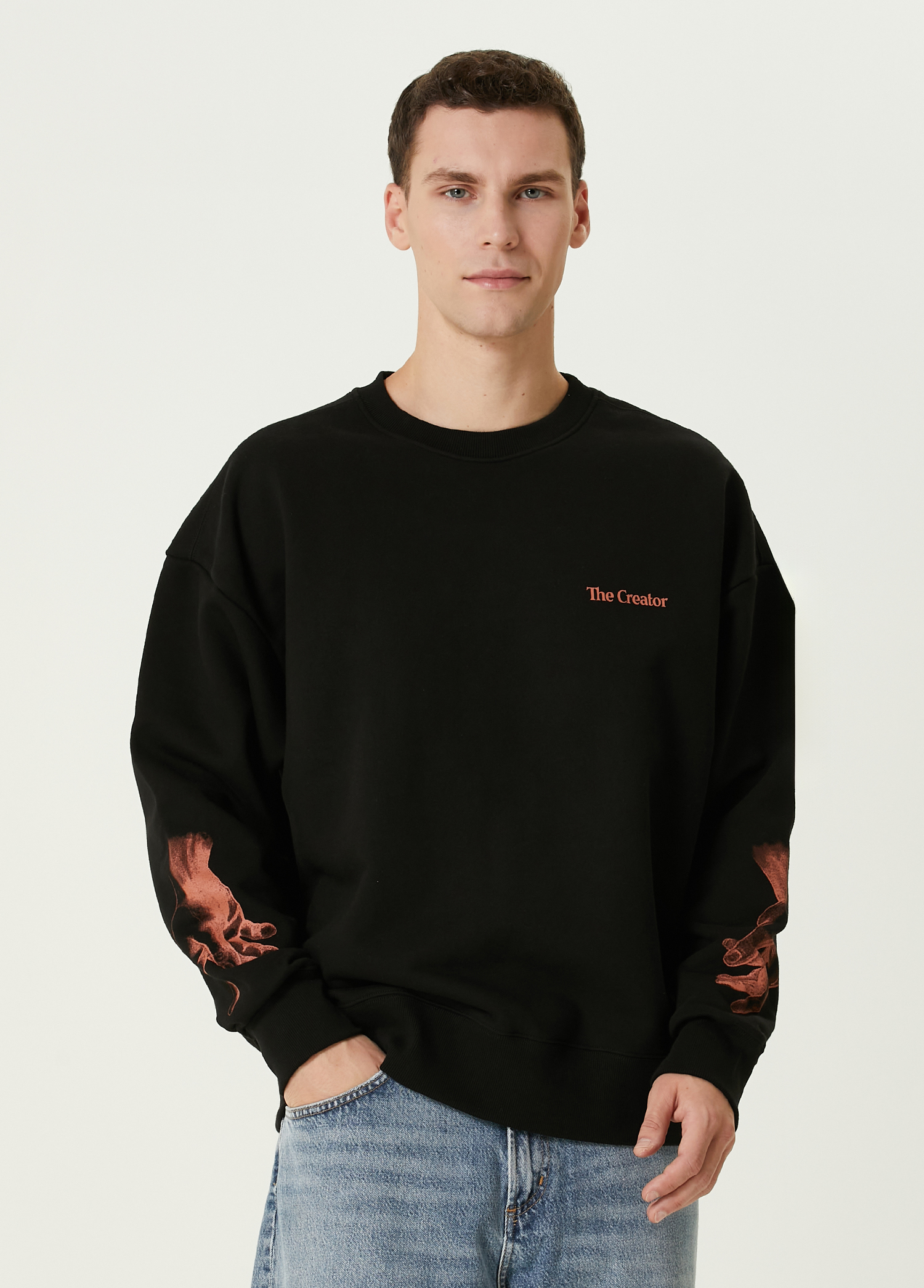 Siyah Kolları Figür Baskılı Sweatshirt