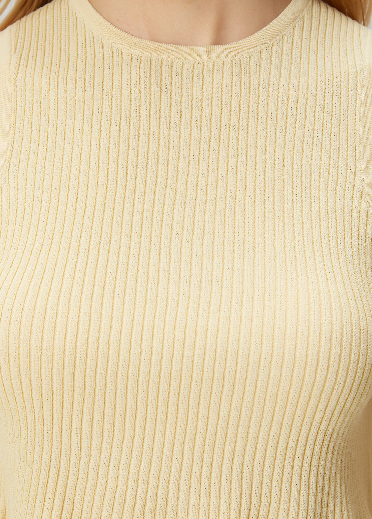 Krem Fırfır Detaylı Crop Atlet_5