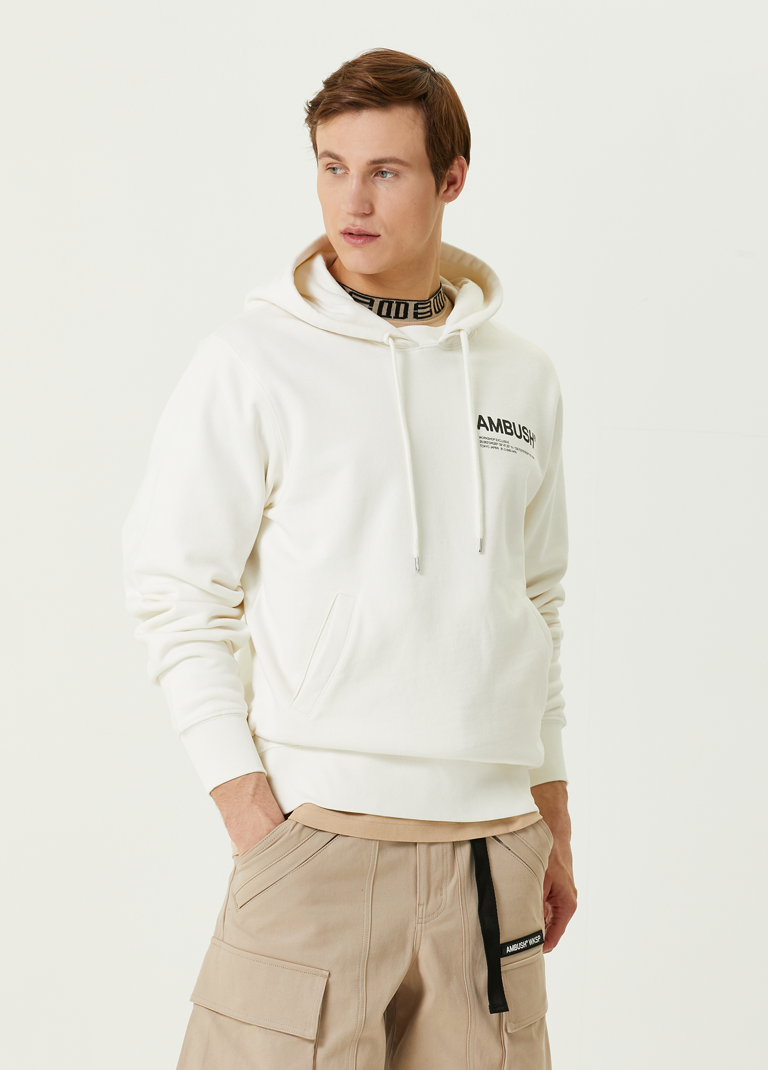 Beyaz Kapüşonlu Logolu Sweatshirt