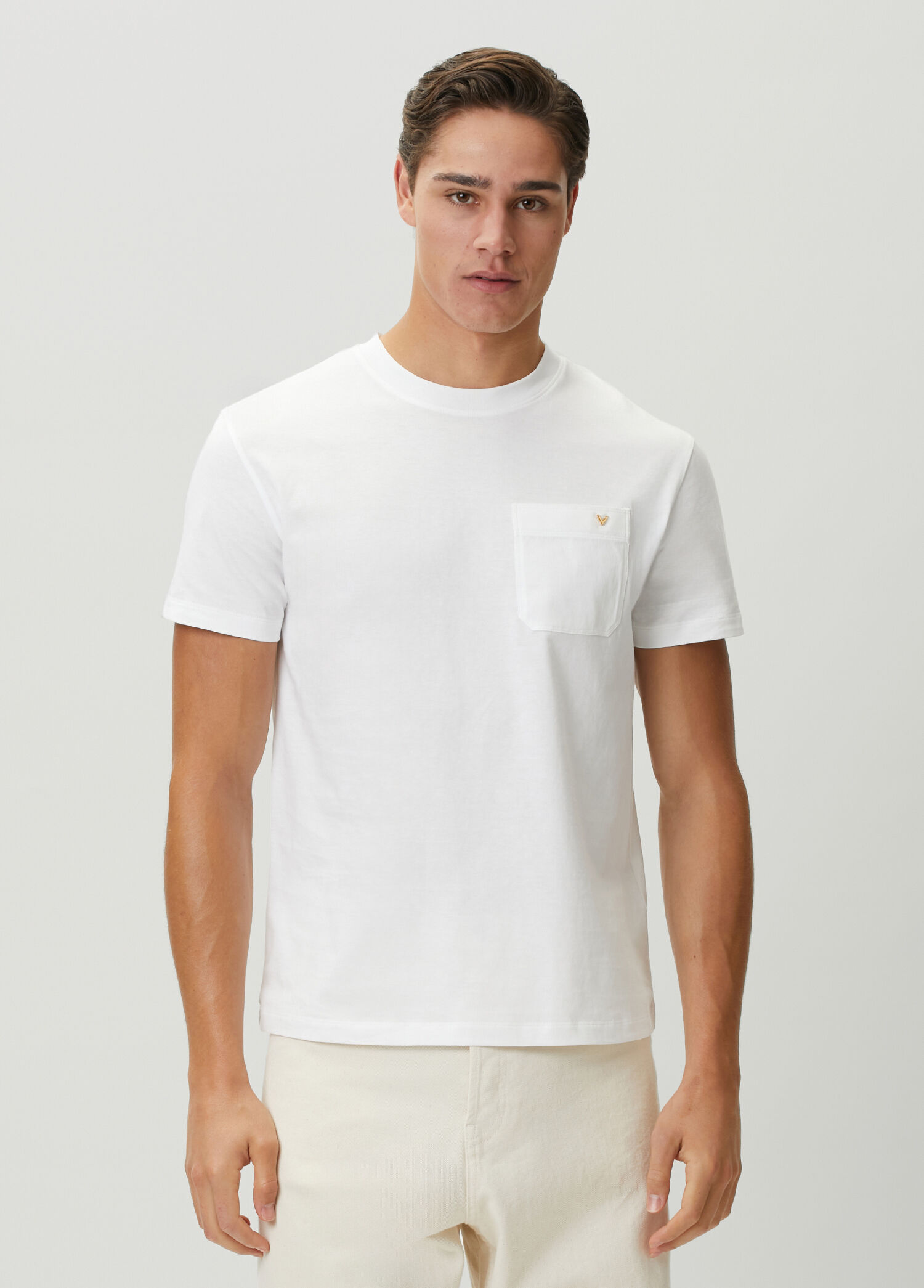 Beyaz Cep Detaylı T-shirt
