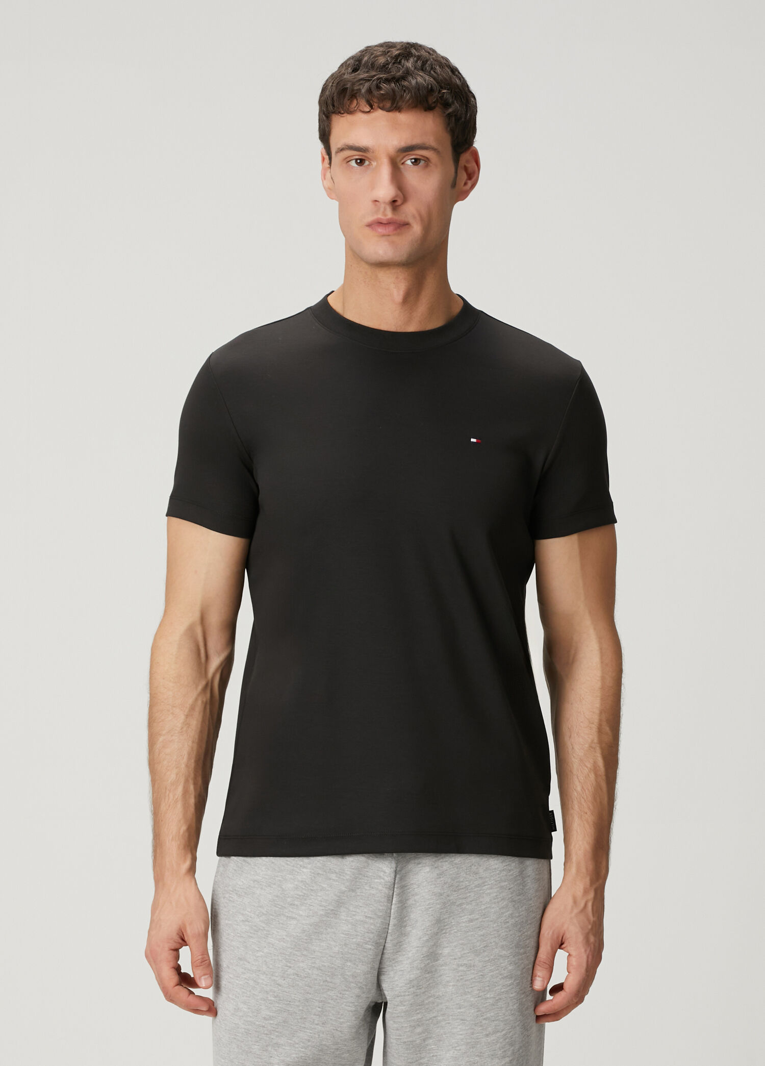 Siyah Logo Nakışlı T-shirt